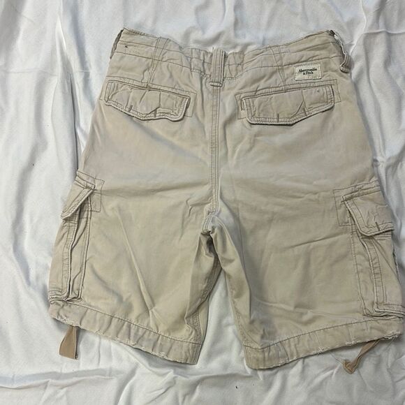 Abercrombie & Fitch Tan Cargo Shorts Relaxed Fit - Picture 3 of 5